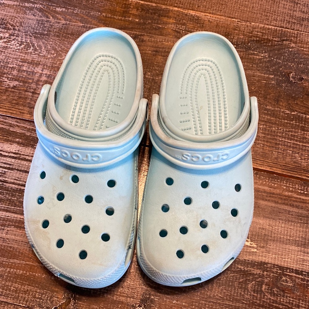 Turquoise crocks